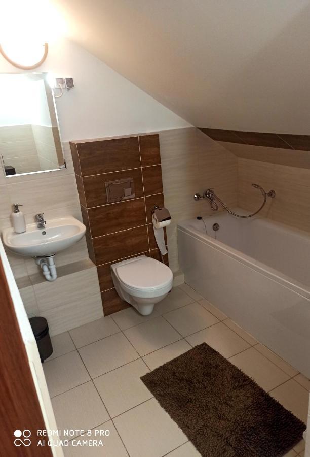 Wynajem Pokoi Wiki Apartment Mikołajki Екстериор снимка